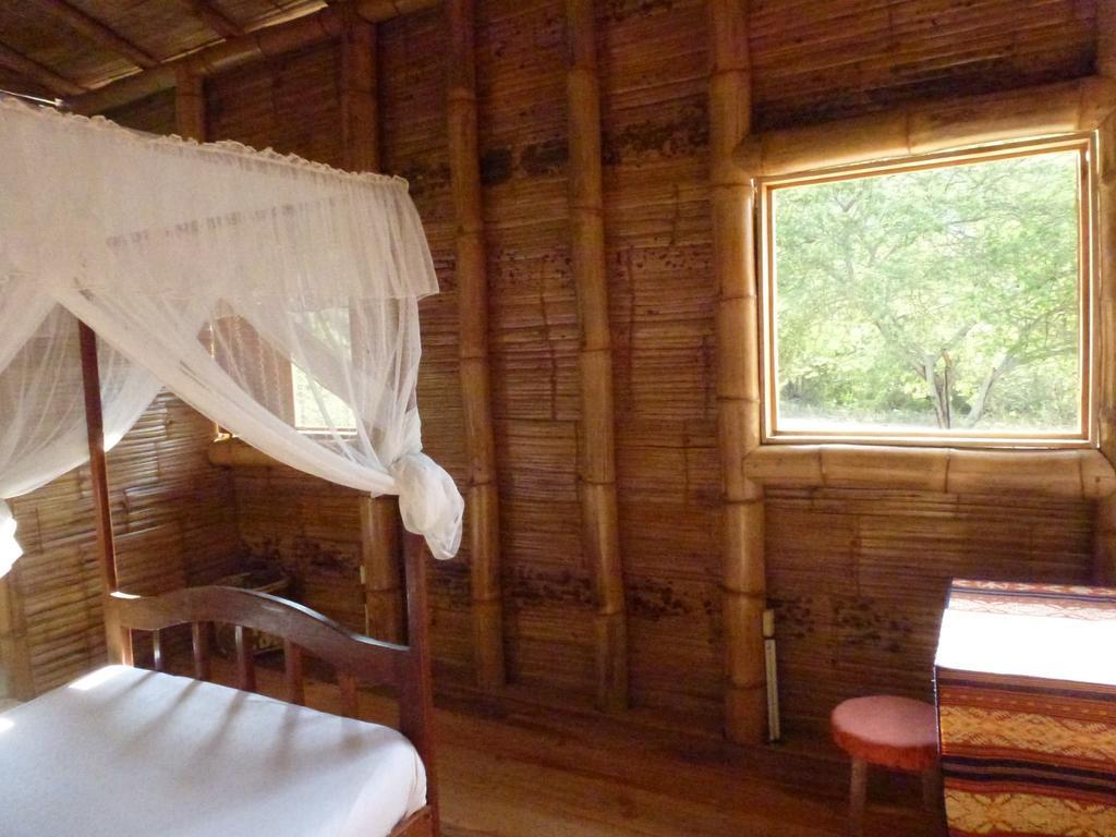 Hostal Monte Libano Пуэрто-Лопес Экстерьер фото