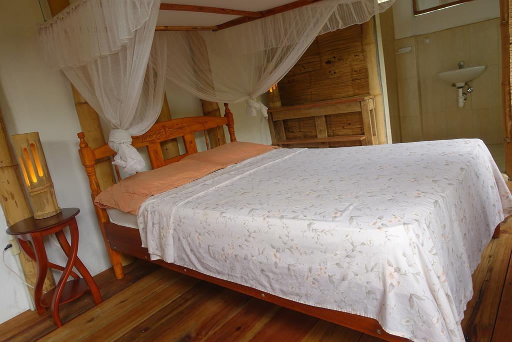 Hostal Monte Libano Пуэрто-Лопес Экстерьер фото