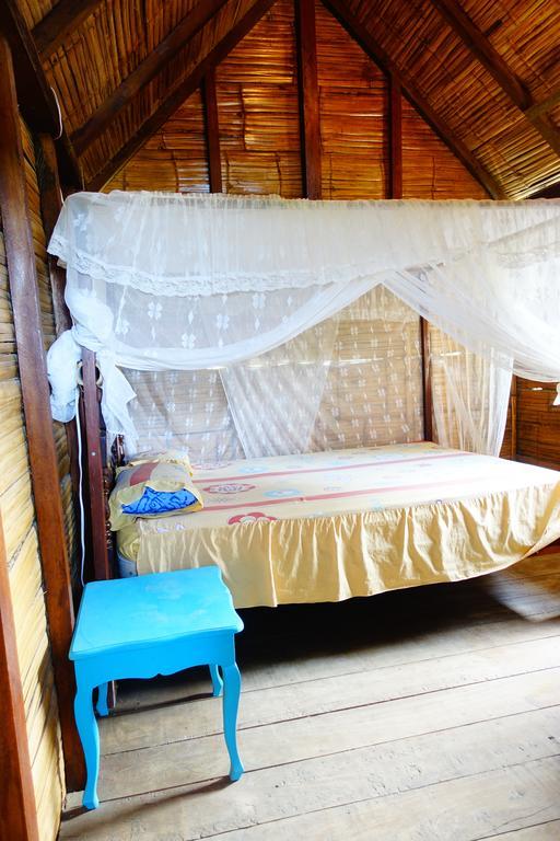 Hostal Monte Libano Пуэрто-Лопес Экстерьер фото