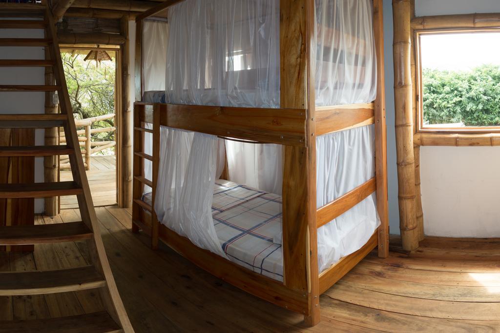 Hostal Monte Libano Пуэрто-Лопес Экстерьер фото